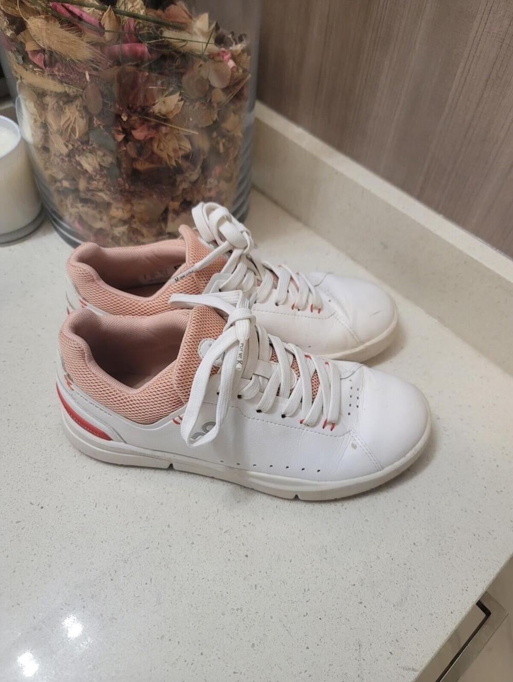 On THE ROGER Advantage - White / Rosehip - Womens Sz 6.5 - Picture 5 of 7